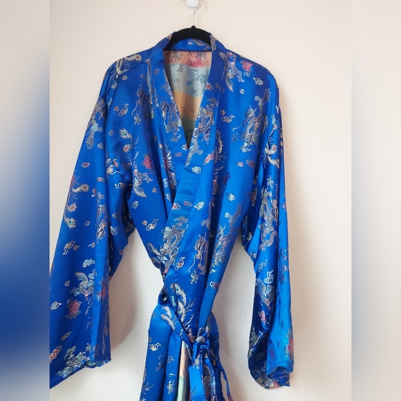 Vintage Japanese Kimono Blue Silk Metaliic Gold Dragons and Flowers Robe - Picture 6 of 10